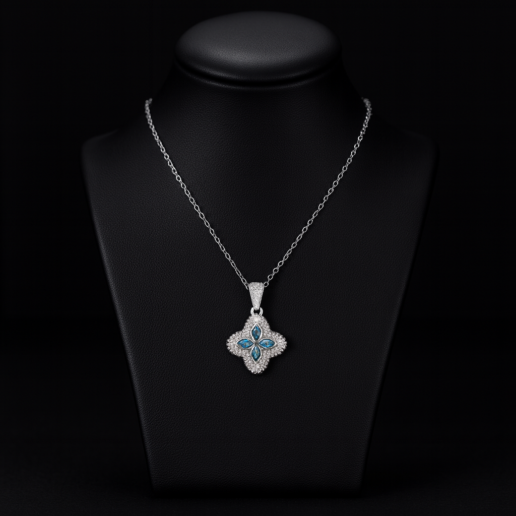 PENDENTIF TREFLE BLEU