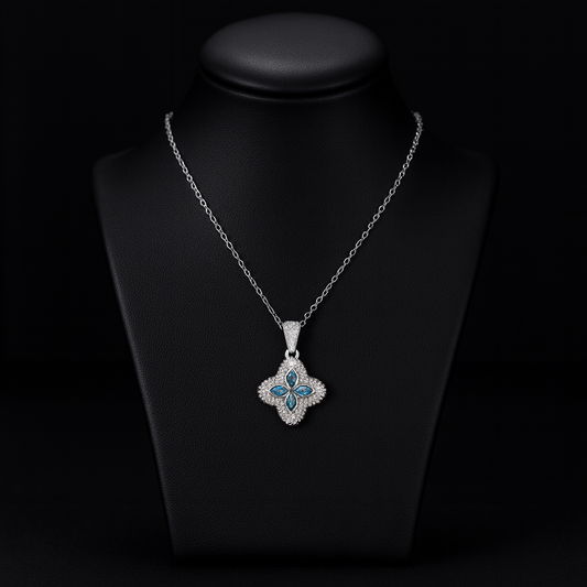 PENDENTIF TREFLE BLEU