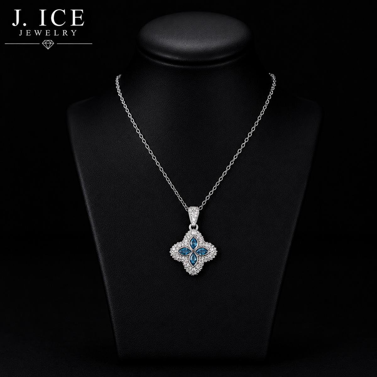 PENDENTIF TREFLE BLEU