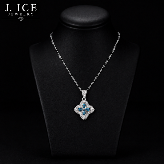 PENDENTIF TREFLE BLEU